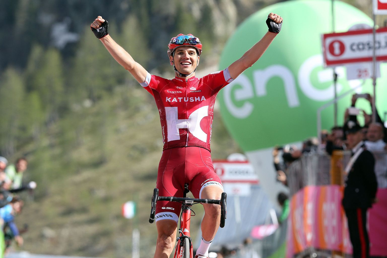 Rein Taaramäe sai laupäeval käed taeva poole tõsta: Giro d'Italia etapivõit jääb talle ilmselt igaveseks meelde.