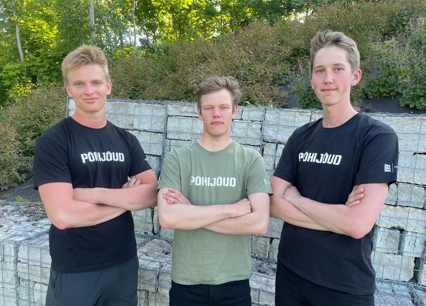 Holger Altmäe (vasakult), Brent Janno ja Robin Kütt said kaitseväest uusi teadmisi.
