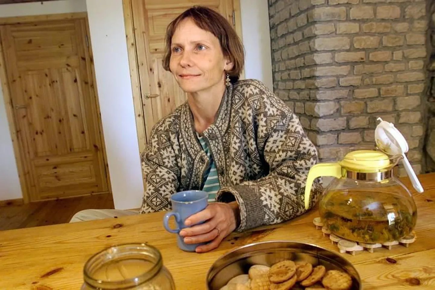Marika Blossfeldt tutvustab Pärnu tervisepoes Riiamarii oma raamatut "Tervislik toit. Täisväärtuslik elu"