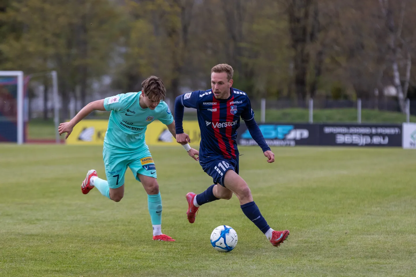 Martin Miller (palliga) lõi Harju JK Laagri vastu käärlöögivärava.