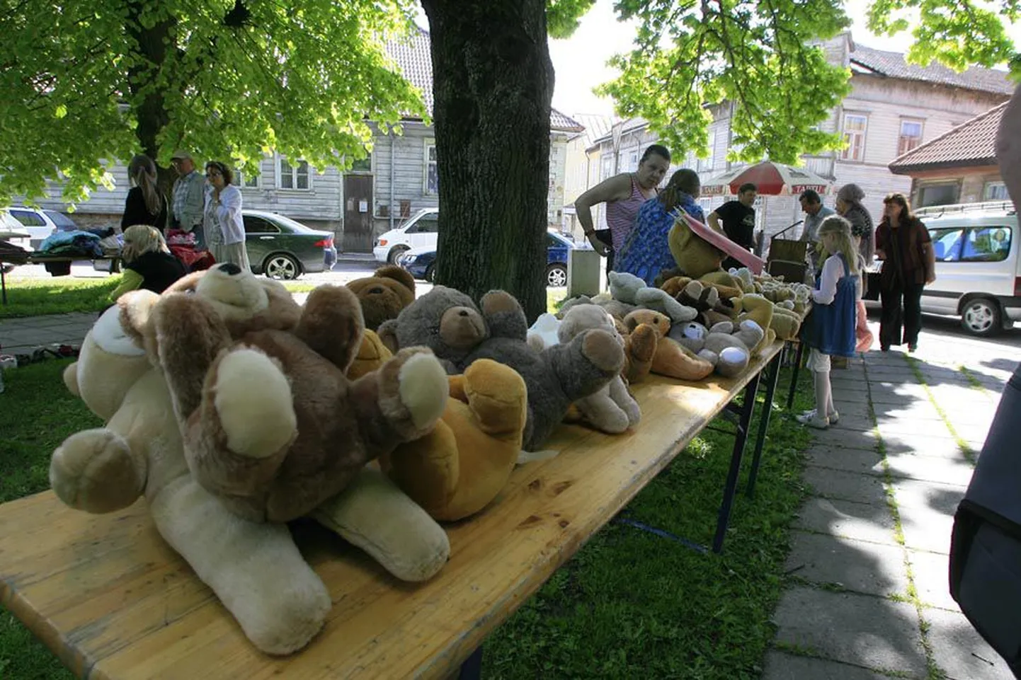 Vanakraamiturgusid on Viljandis nüüdseks peetud juba neli ja pool aastat ning need on endiselt müüjate ja ostjate seas populaarsed.