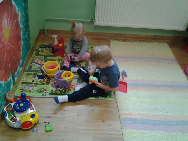 Paide täiskasvanute keskkooli lastehoid. Mirtel ja Hugo-Mattias.