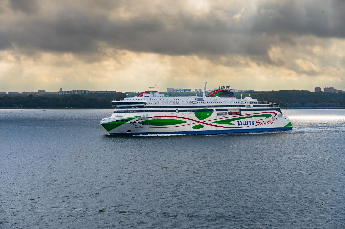 Tallinki parvlaev Megastar 2. oktoobril 2023 sõitmas Tallinna sadamasse.