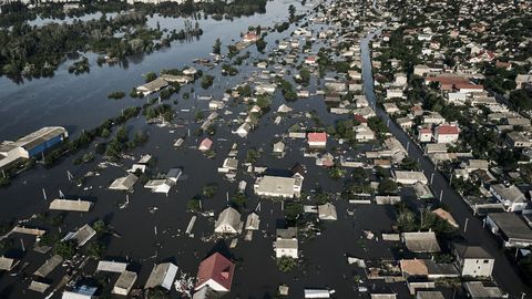 AP: Российские власти значительно занизили количество жертв наводнения в Каховке