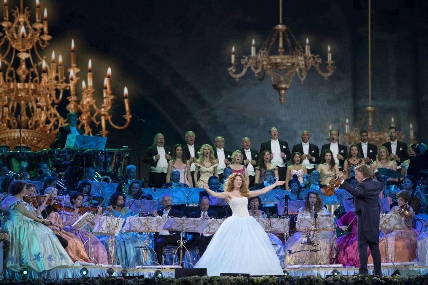 André Rieu uusaastakontserdil astuvad lavale maailmaklassi sopranid, tenoritrio The Platin Tenors ja üllatusesinejad.