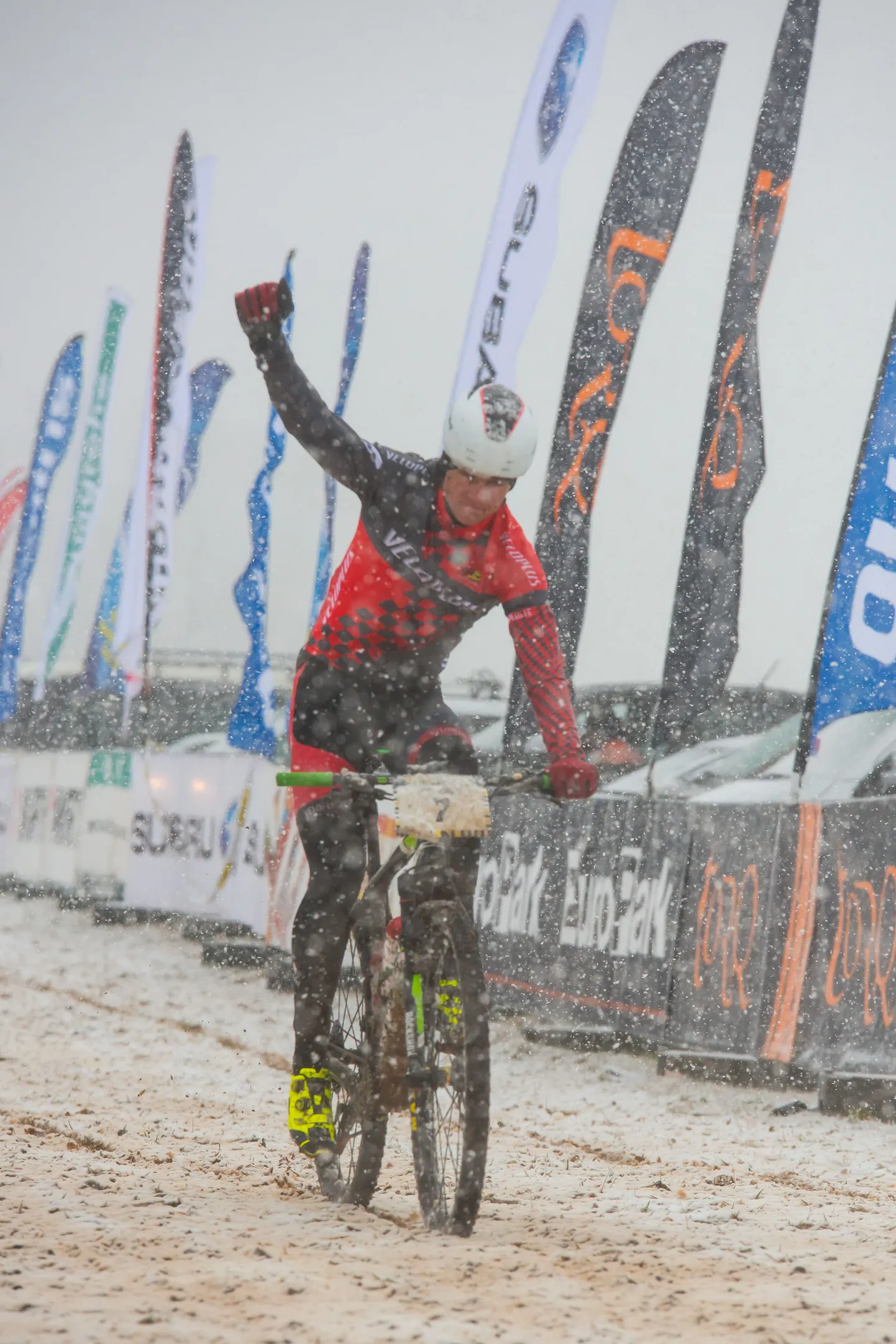 Cofidise eksproff Gert Jõeäär Kuusalu maratoni finišis.