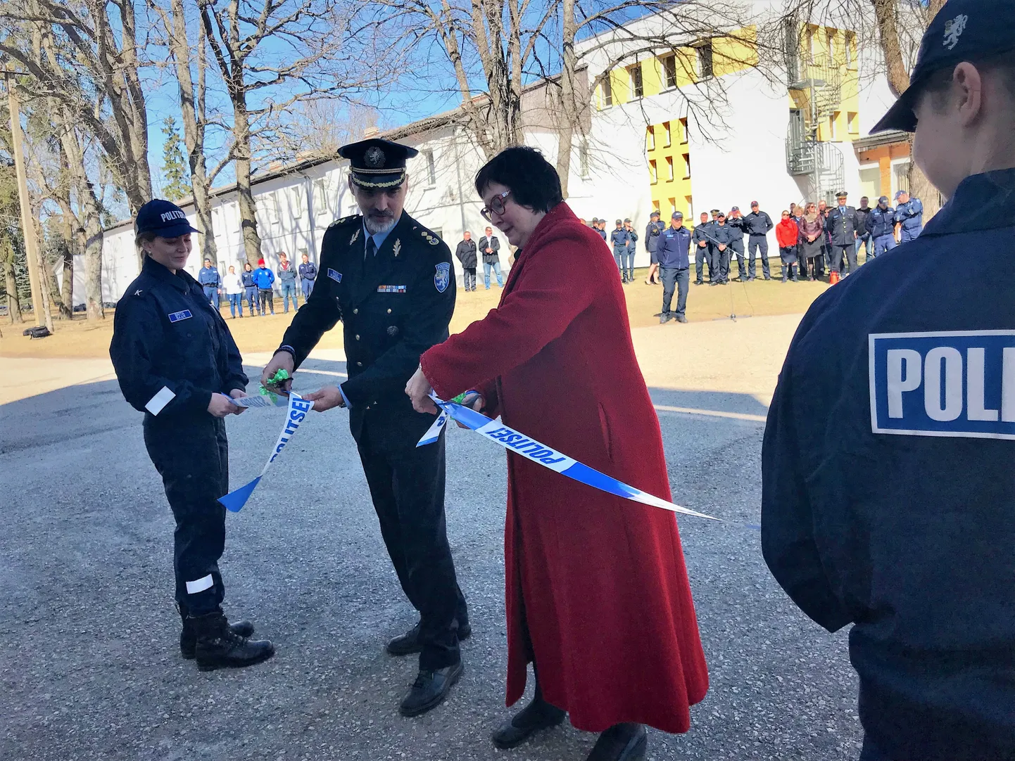 Sisekaitseakadeemia rektor Katri Raik ja PPK direktor Kalvi Almosen avasid täna Paikuse politseikooli laiendatud taktikamaja.