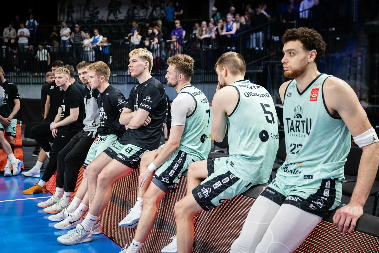 Eesti meistrivõistluste finaalseeria viienda, otsustava mängu järel tuli Tartu mängijatel väljaku kõrvalt pealt vaadata, kuidas taas võitis kulla Kalev/Cramo.