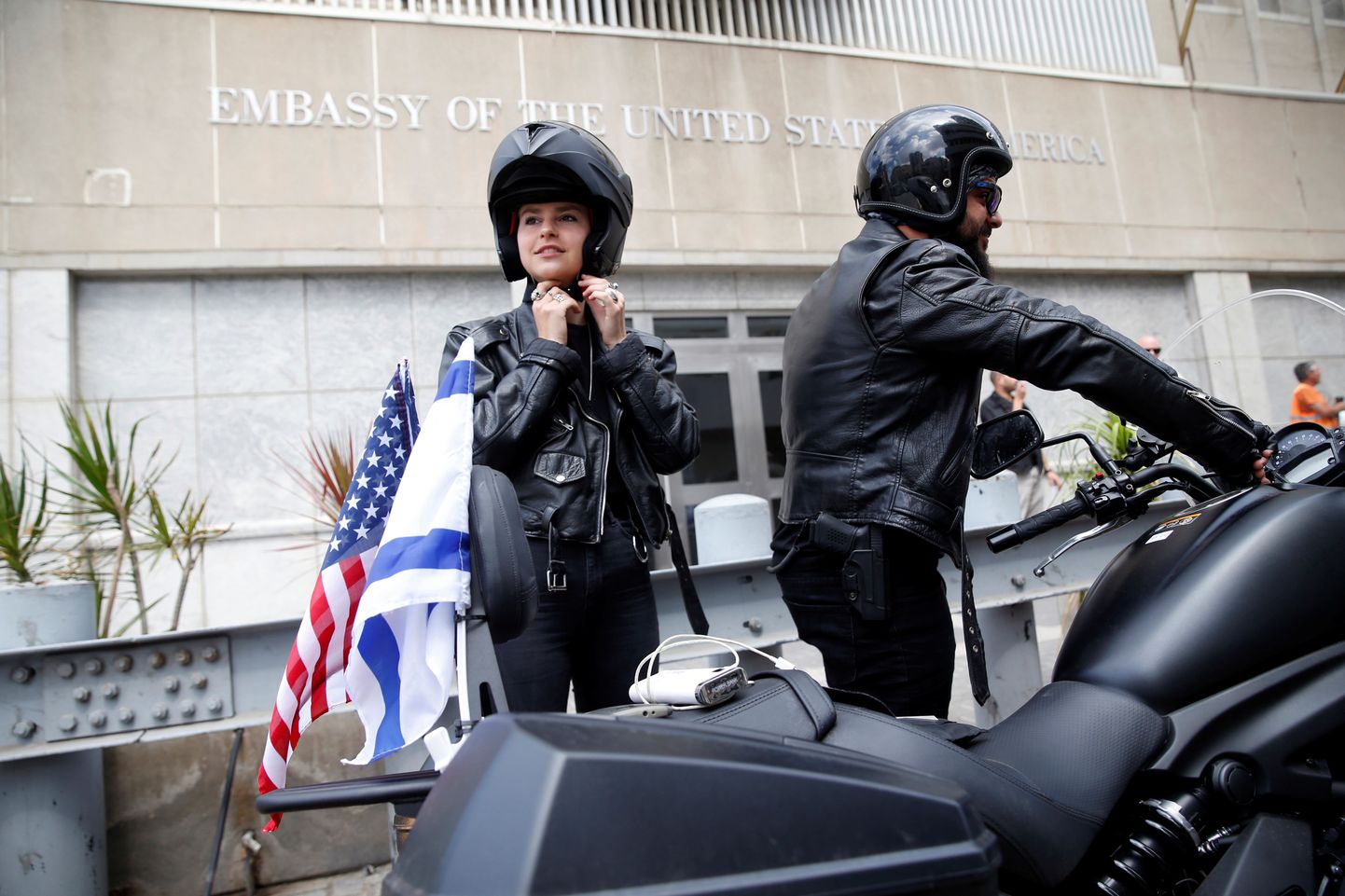 Mootorraturid Israeli Samson Ridersi klubist tähistasid saatkonna kolimist sõiduga siiani Tel Avivis asunud esinduse juurest selle uude kohta Jeruusalemmas.