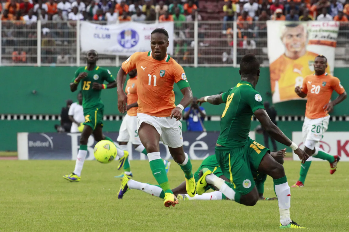 Didier Drogba (nr 11) ja Elevandiluurannik on MM-piletile lähedal.