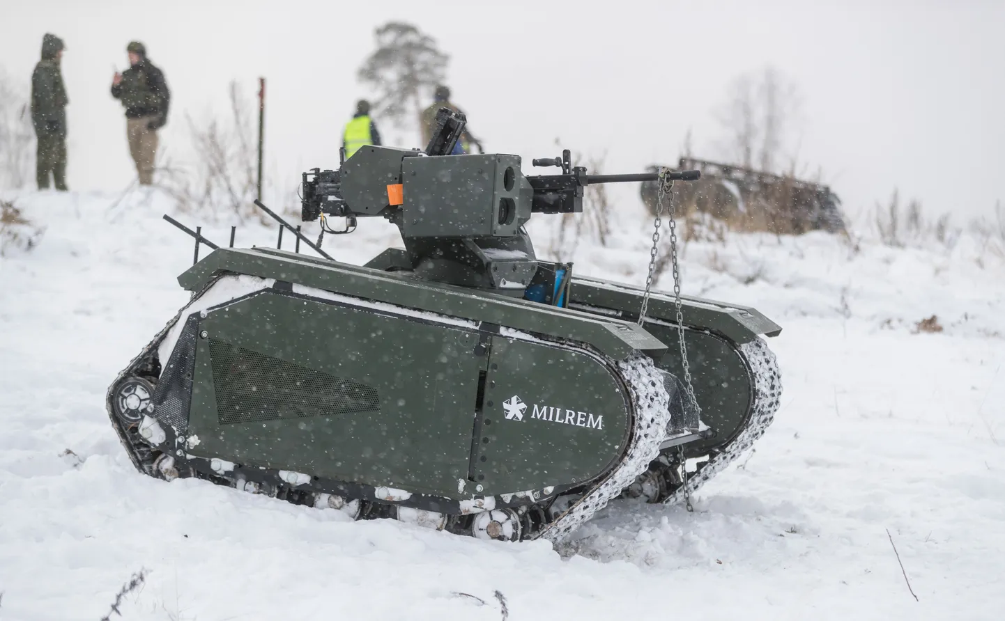 Беспилотная боевая машина.