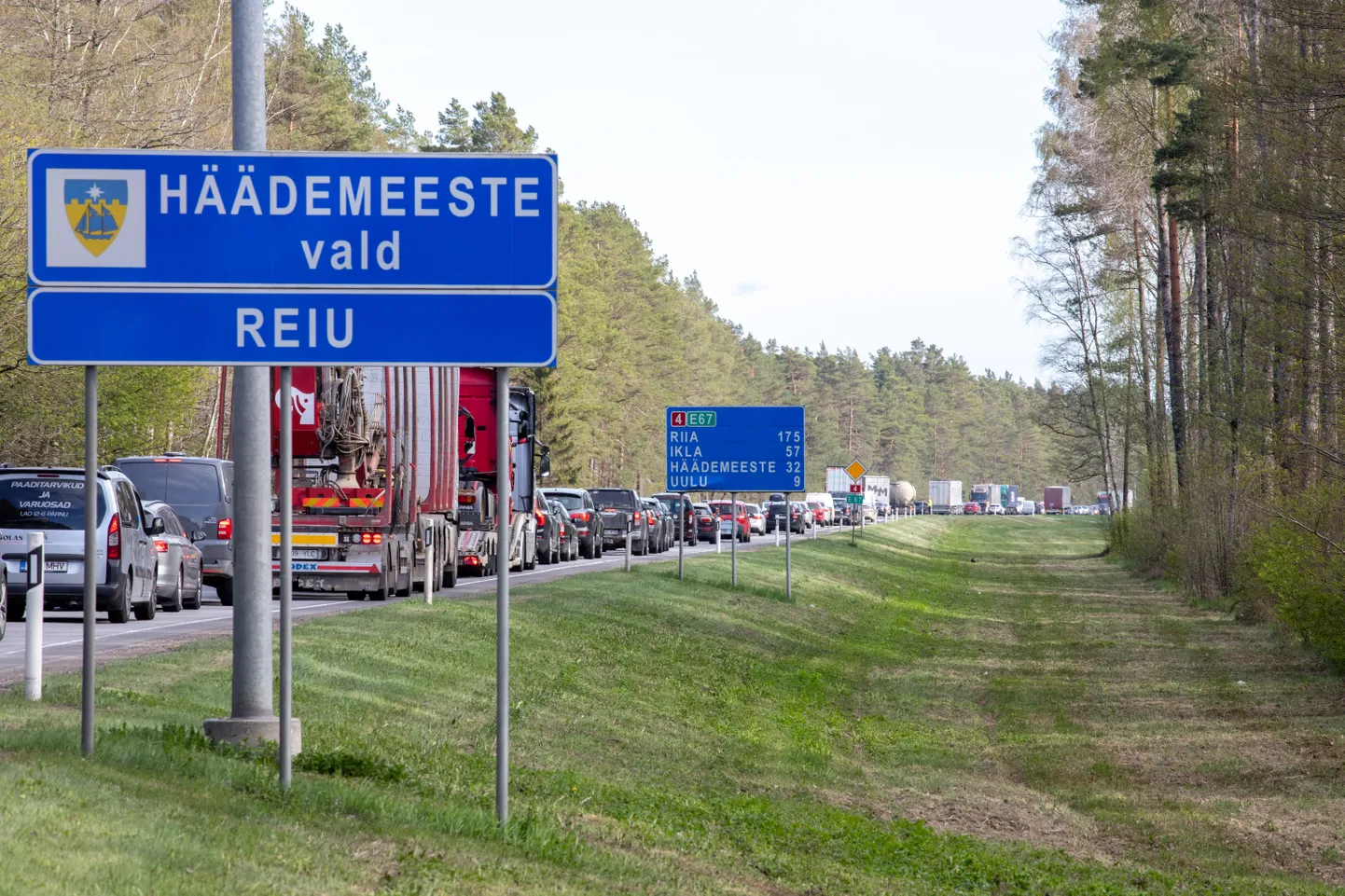 Autod Tallinna–Pärnu–Ikla maanteel. Pilt on illustratiivne.