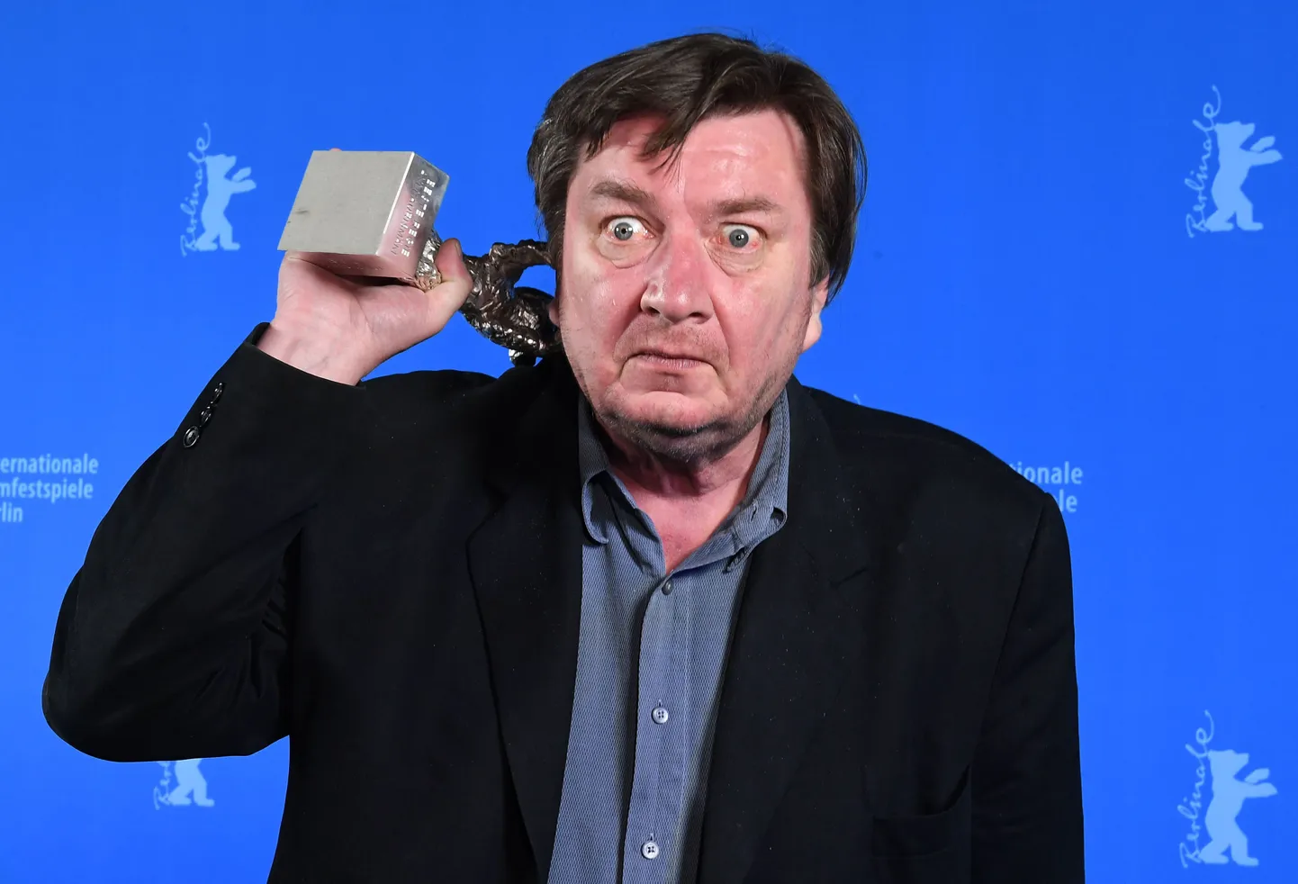 Aki Kaurismäki ja Hõbekaru.