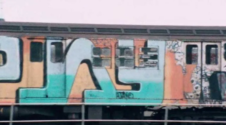 Kāds no apgleznotajiem vilcieniem Filadelfijā 70. gados