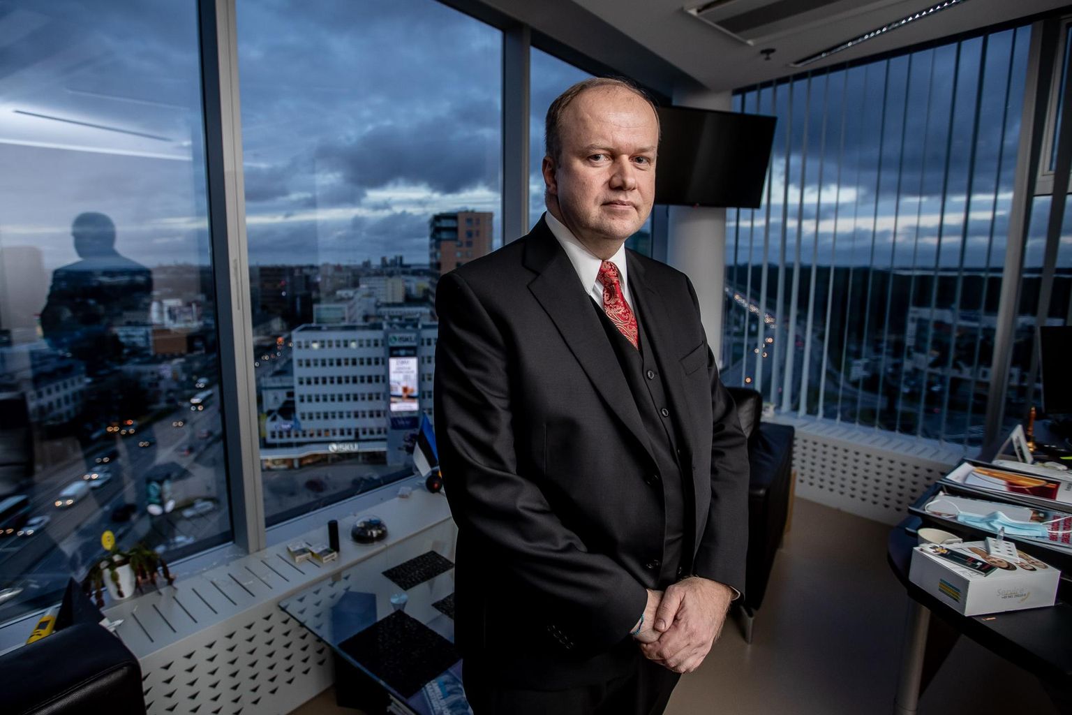 Töö tõttu sageli lendama pidanud Raul Rohtla oli reisimises saavutanud kõrgeima pilotaaži, kuid siis tuli koroona ja maailm sulgus endasse.  FOTO:SANDER ILVEST/POSTIMEES