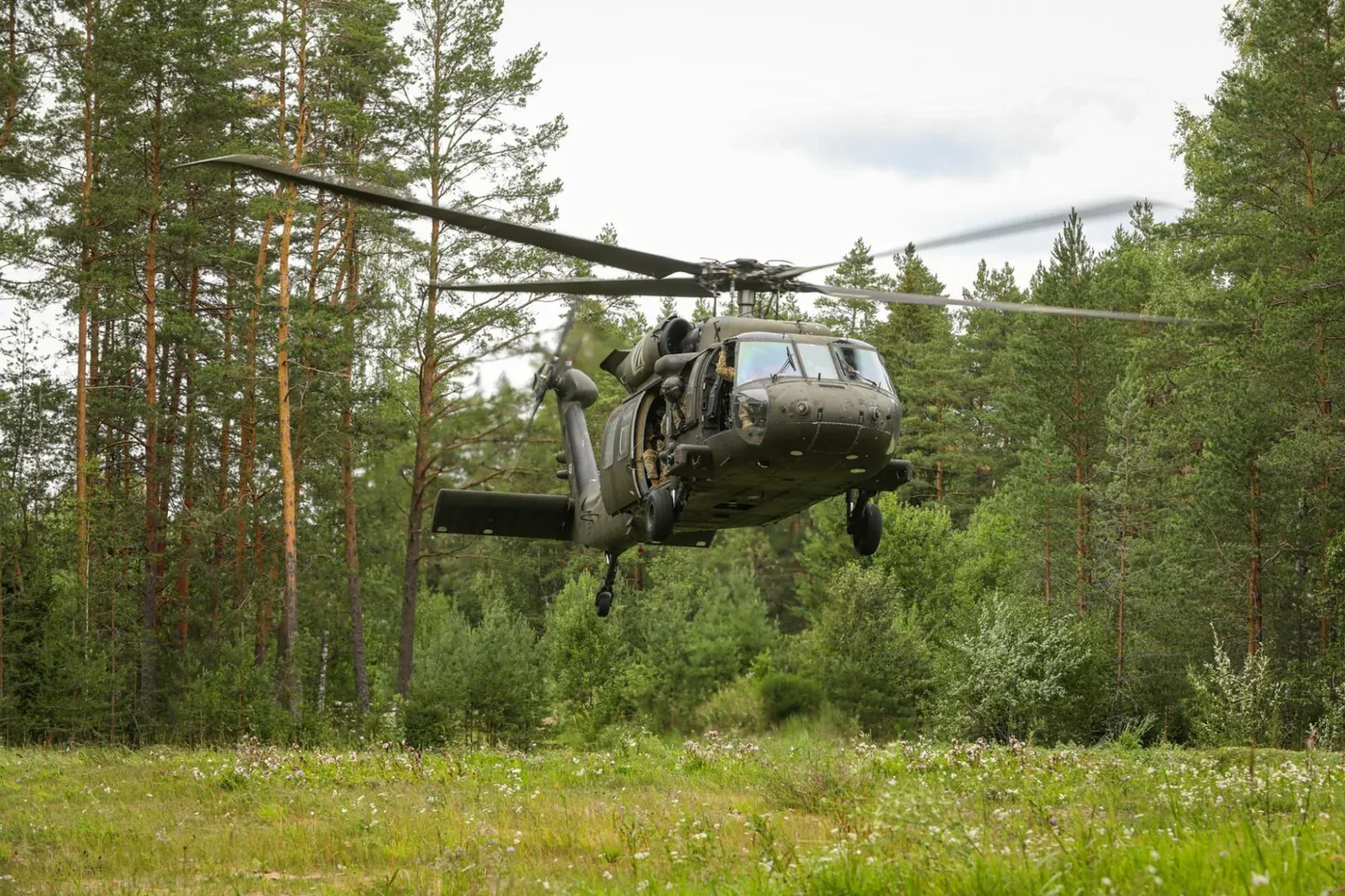 USA koptereid Black Hawk näeb ja kuuleb täna ka Tartus.