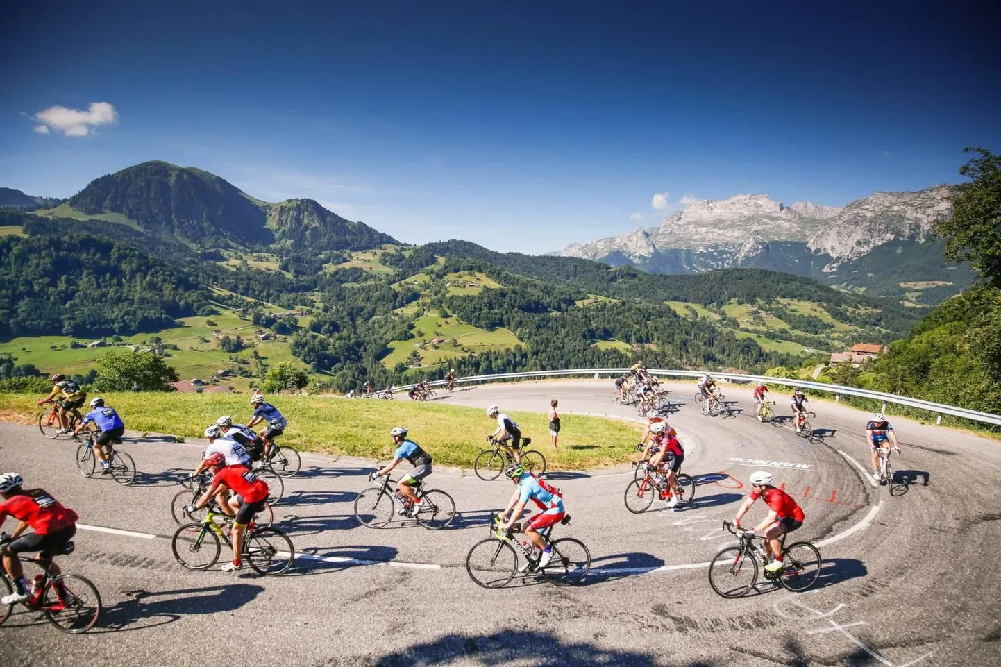 Harrastajad väntamas Tour de France&#39;i rajal, kus selle nädala teisipäeval tegi mehetegusid Rein Taaramäe.