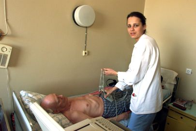 Killuke ajaloost: Angelika Lall 1999. aastal tegemas EKGd. Foto OVE MAIDLA POSTIMEES