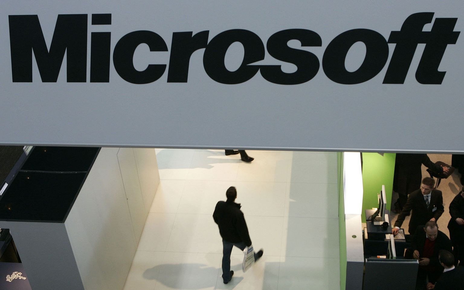 Microsoft 16. Microsoft санкции. «Майкрософт Девелопмент центр рус. Майкрософт сокращение сотрудников. Bond Microsoft