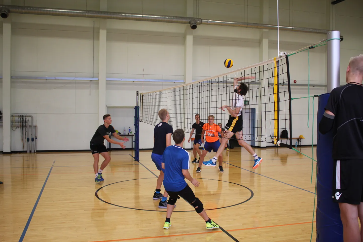 IMsport/Järvamaa võrkpallimeeskonna treening.