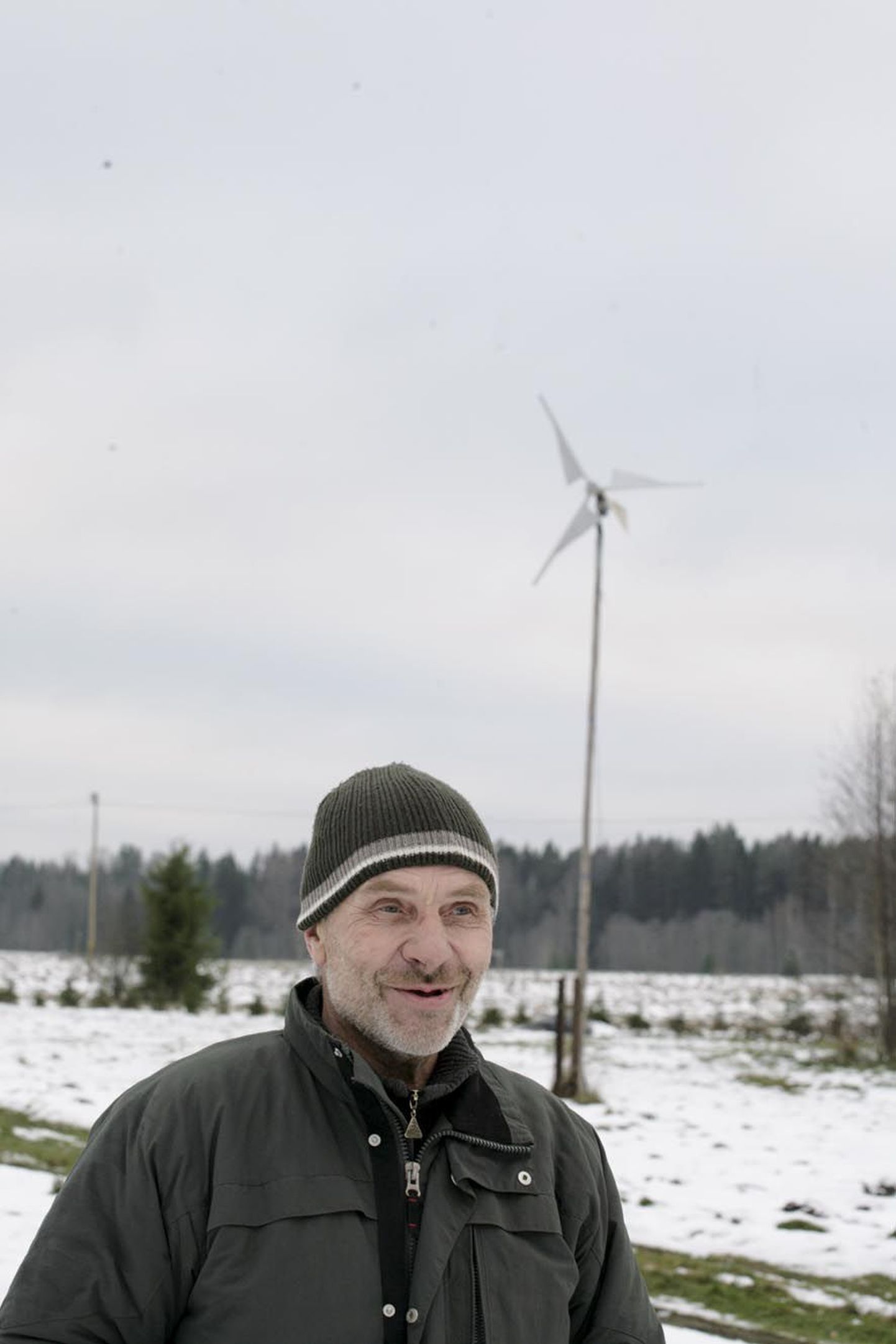 Tehnikahuviline Aare Kink ehitas endale tuulegeneraatori kevadel.