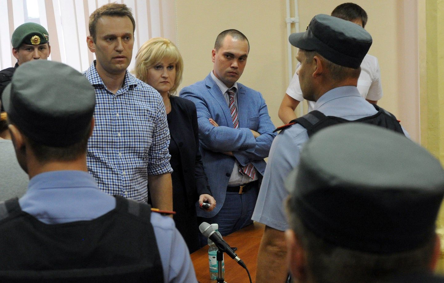 Vene opositsiooni liider Aleksei Navalnõi seisis täna Kirovi kohtu ees.
