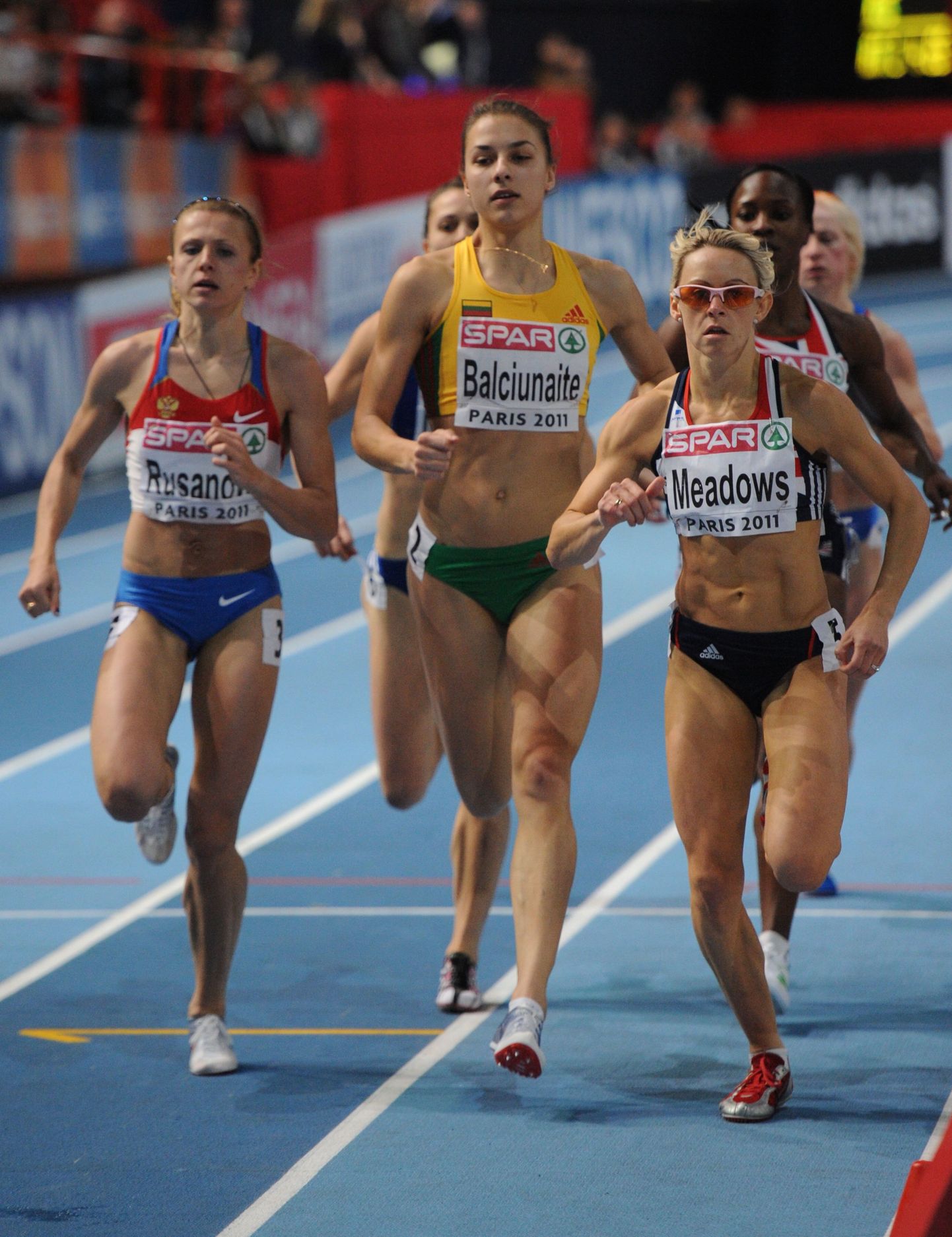 Соревнование по женскому бегу в дистанции на 800 метров. Иллюстративное фото.