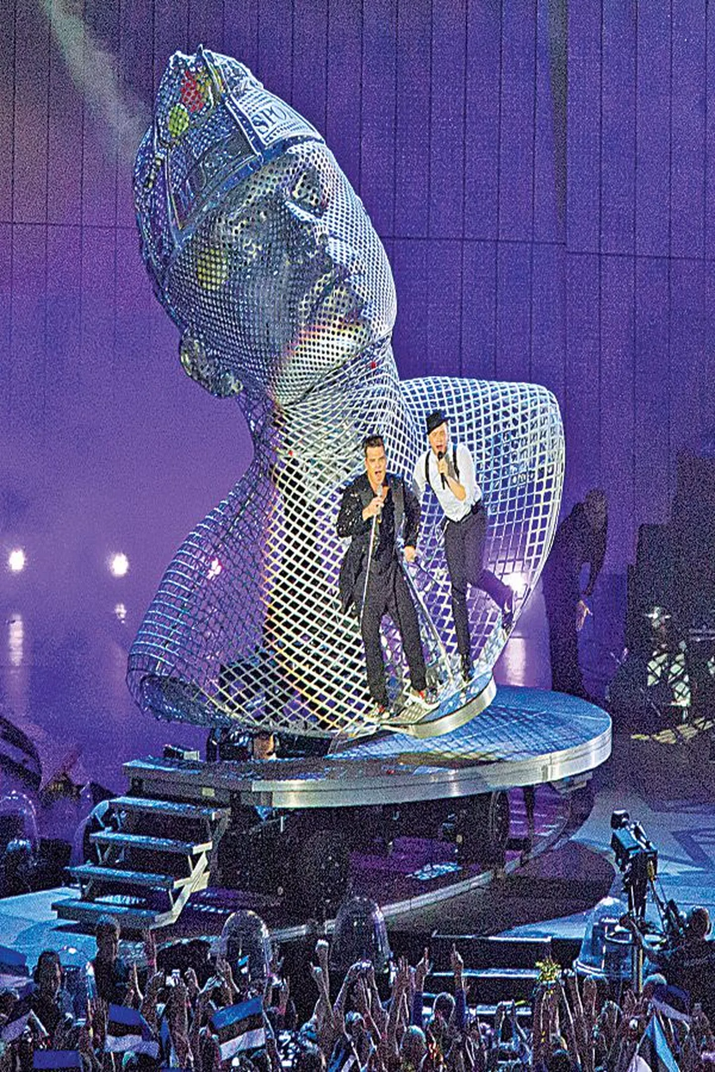 Williamsiga liitus üheks lauluks Olly Murs.