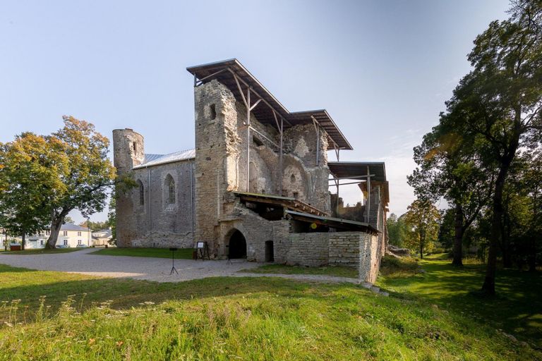 Hästi restaureeritud mälestis – Padise kloostri varemete konserveerimine. Padise klooster on üks Eesti unikaalsemaid mälupaiku, mille ajalugu ulatub juba 15. sajandisse.