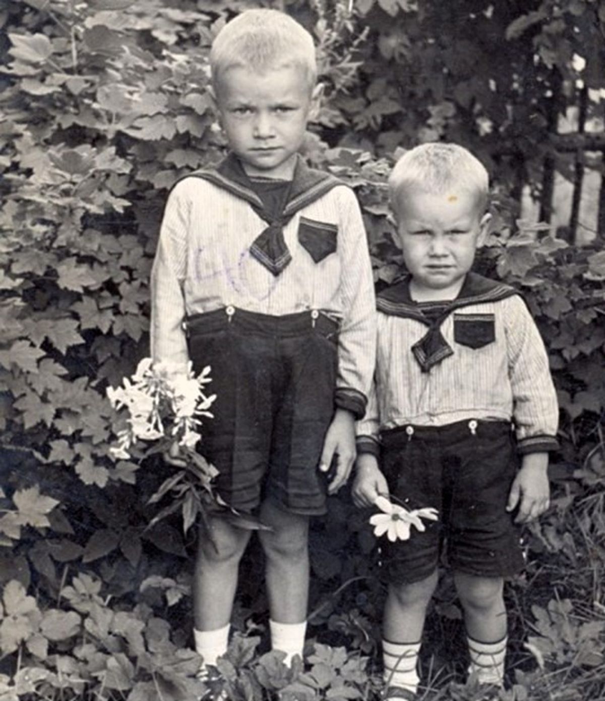 Ojārs un Imants Vācieši, 1939. gads. Foto: J. Čakstiņš.
