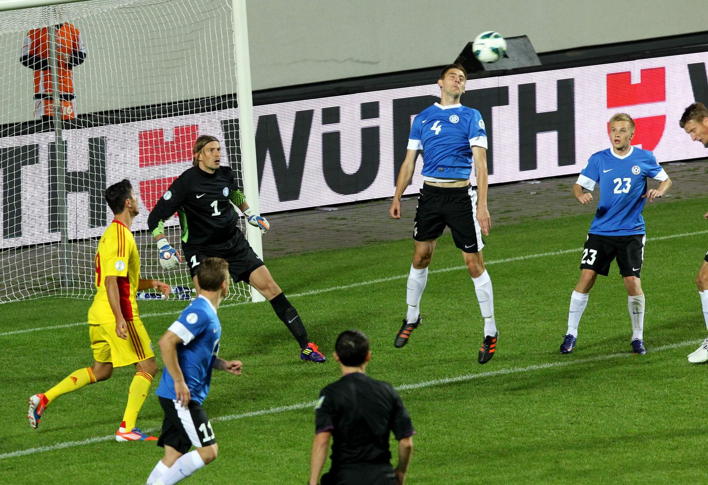 Eesti jalgpallikoondis alustas uut MM-valiksarjas Rumeenia vastu.