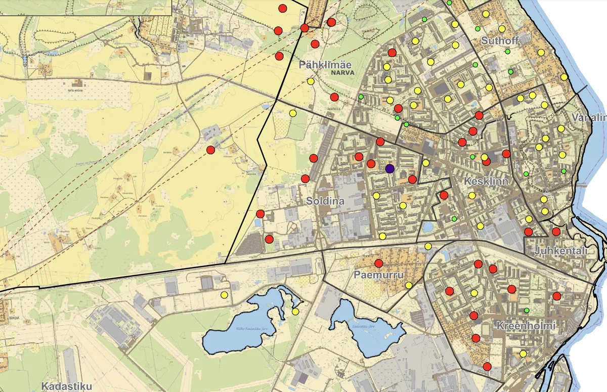 Радоновая карта Нарвы. Красные кружки означают, что в этих местах концентрация радона - от 50 до 250 Бк/м3. Синий кружок - место с концентрацией радона выше 250 Бк/м3.