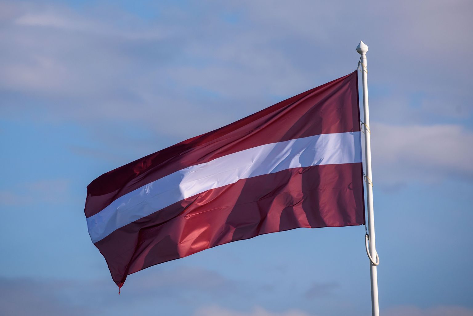 Läti lipp.