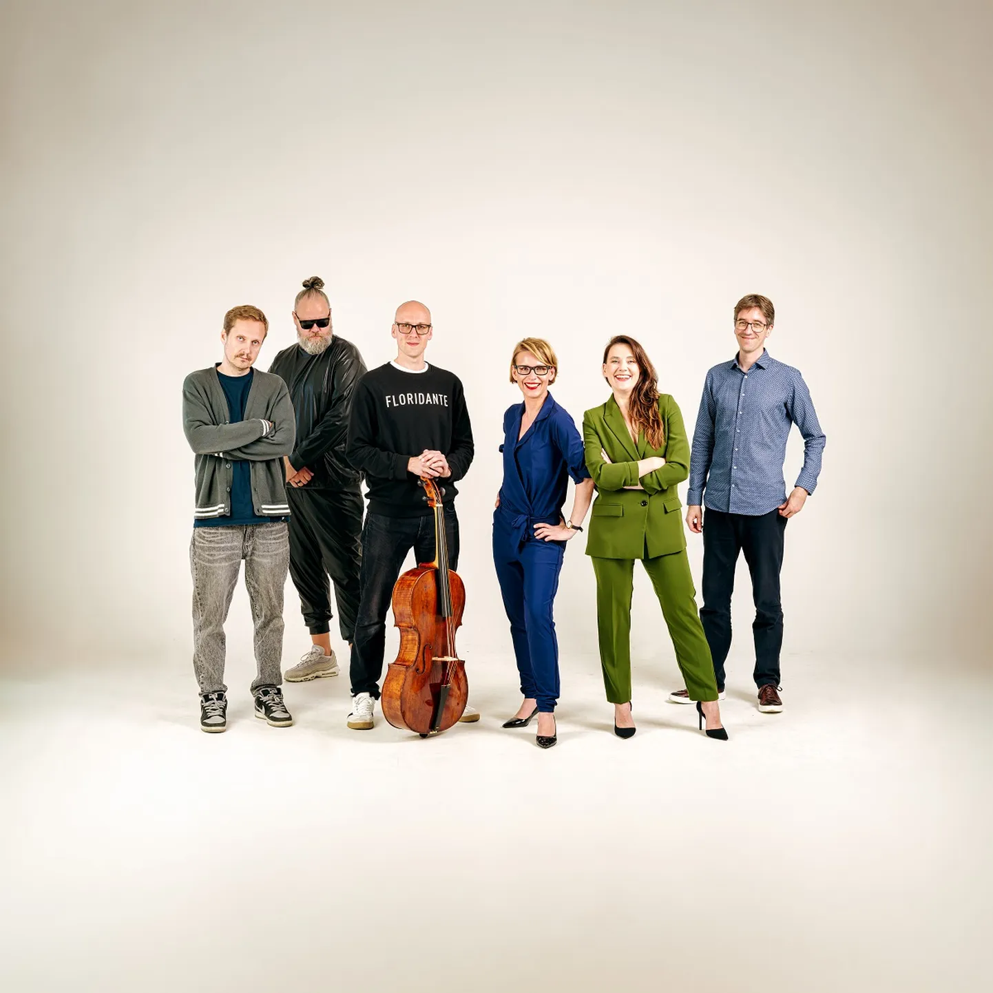 «Re-sound love» esinejad. Peale Genka ja Kadri Tegelmanni on laval DJ Paul Oja, ansambel Floridante koosseisus Paul Daniel (kitarr), Villu Vihermäe (viola da gamba) ja Saale Fischer ning Floridante vokaalkonsord Lodewijk van der Ree juhtimisel.