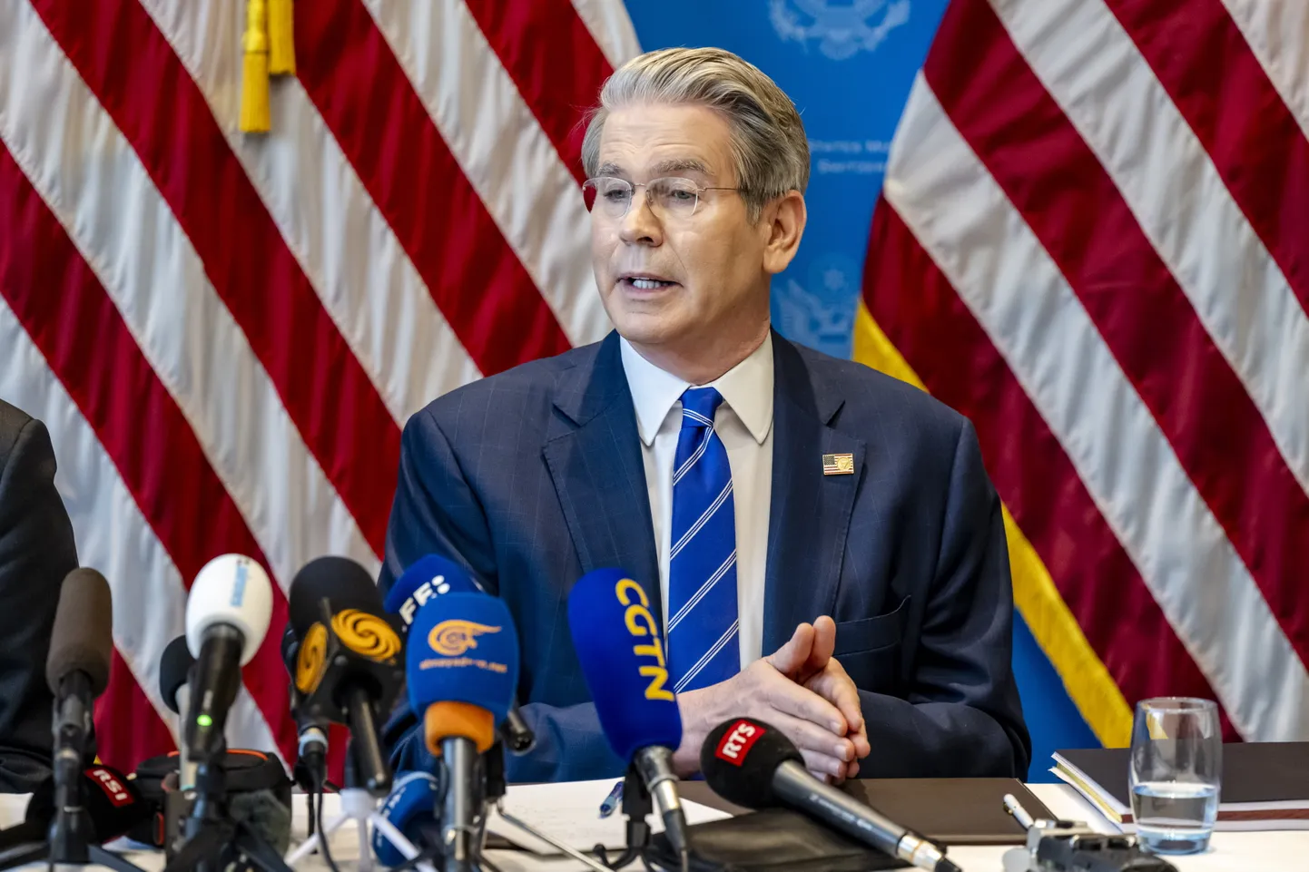 USA rahandusminister Scott Bessent HIIna ning USA läbirääkimiste järgsel pressikonverentsil Genfis 12.mail.