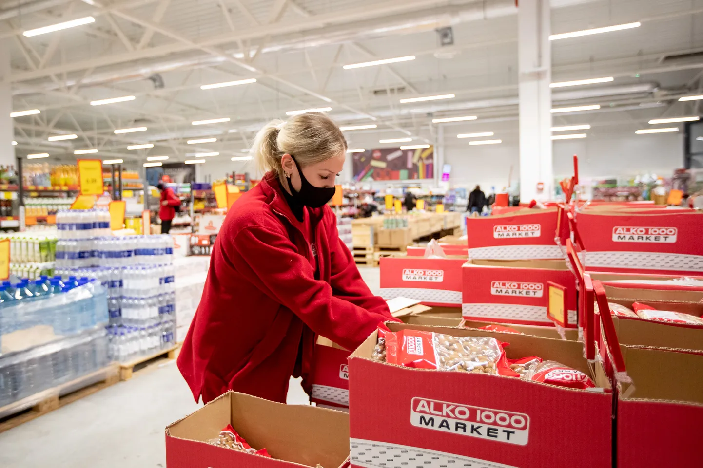 A1000 Market Lasnamäel. Müüja Helena.