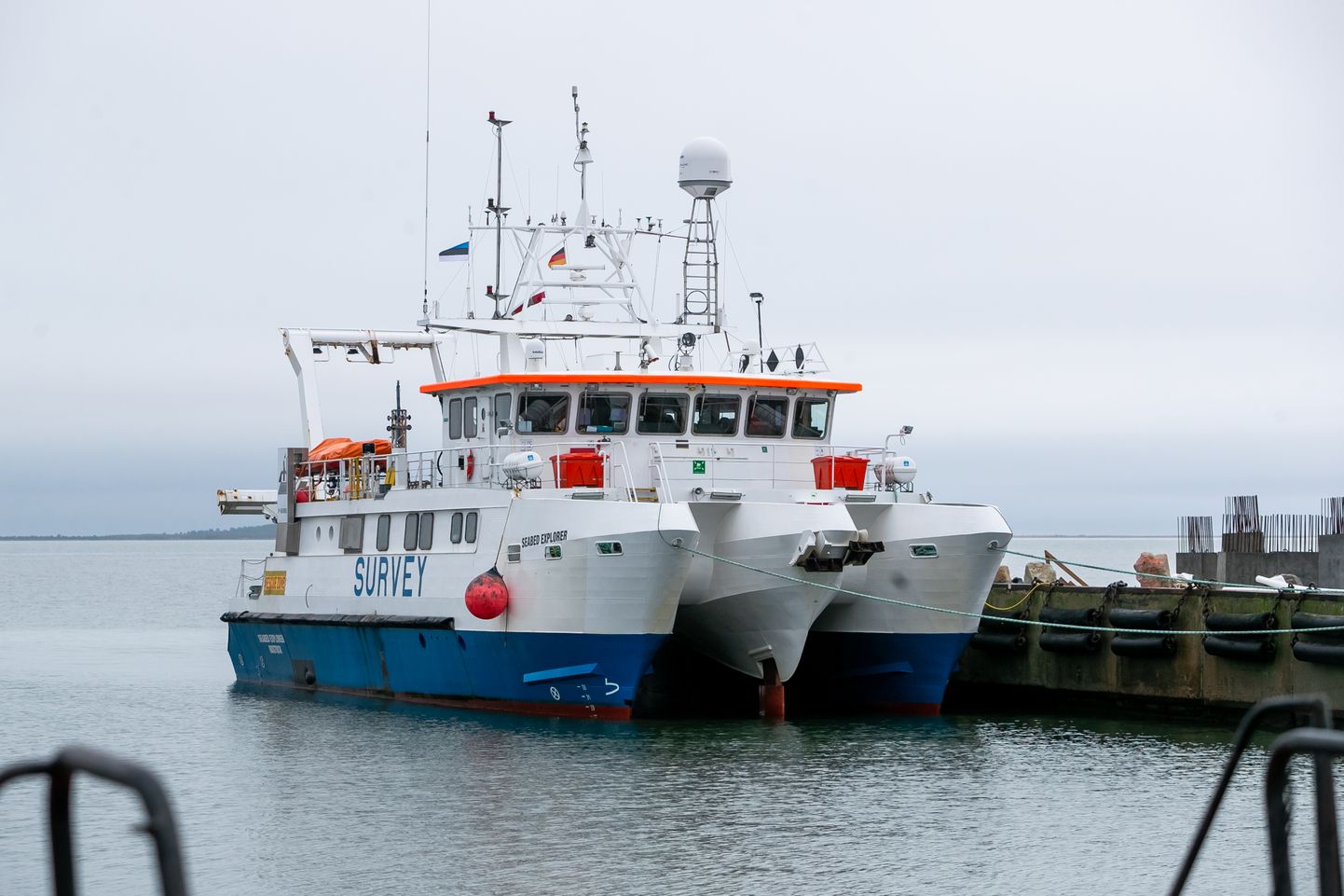 UURIB MEREPÕHJA: Saksa lipu all seilaval uurimislaeval Seabed Explorer tehakse Saaremaa vetes merepõhja uurimistöid.