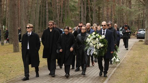 NATALJA ZJUZKOVA ⟩ Legendaarne räppar Gameboy Tetris saadeti väärikalt viimsele teekonnale: ta elab nüüd edasi oma lastes