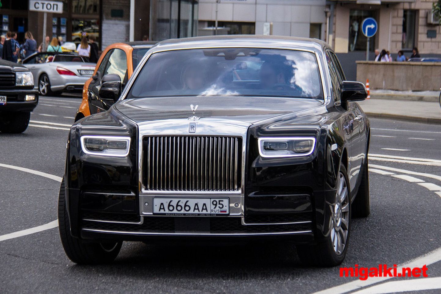 Rolls-Royce Venemaal.