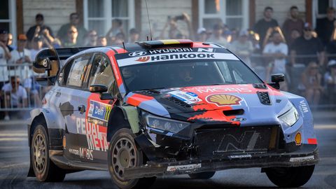 Unistuse täitnud Fourmaux kirus rehvivalikut, Neuville kogu autot ja kentsakat seika Eesti ehitisega