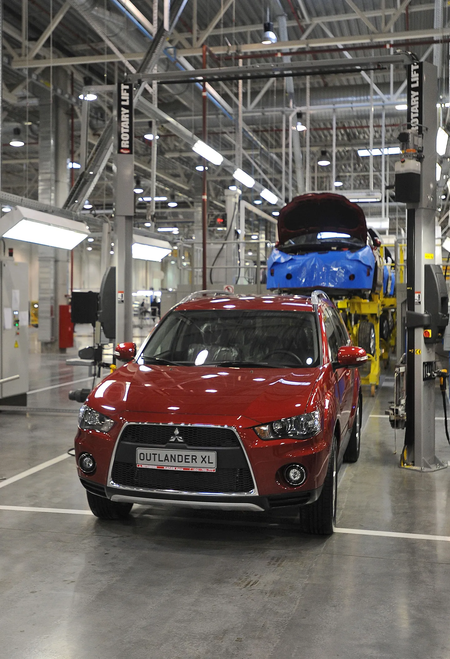 Mitsubishi ja PSA ühine koostetehas Venemaal Kaluuga linnas avati 2010. aastal. Kõigepealt tootis tehas Mitsubishi mudelitest Outlanderit.