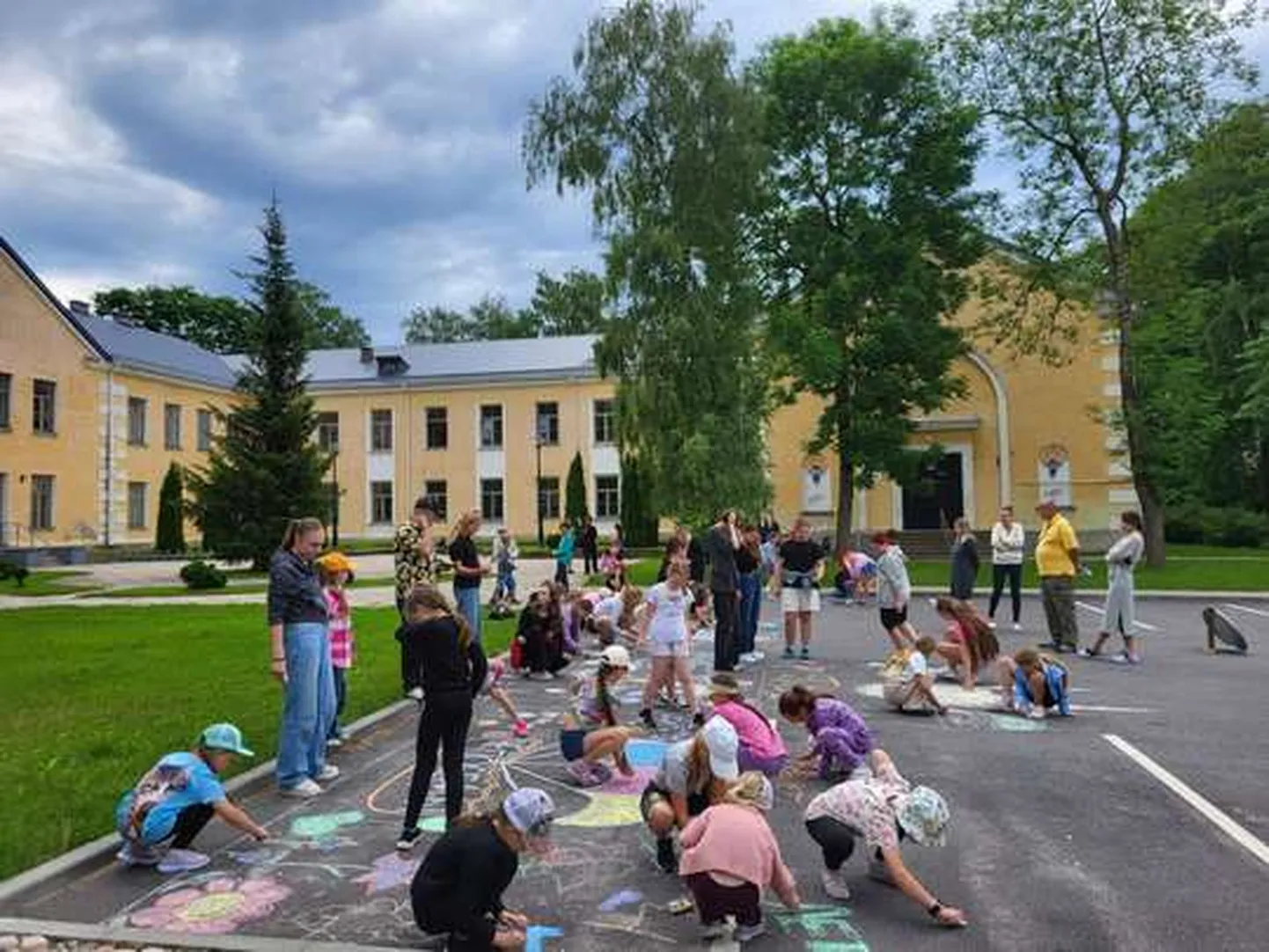 Sillamäel Majakovski 7 paiknev vana maja vajab juba ammu renoveerimist.