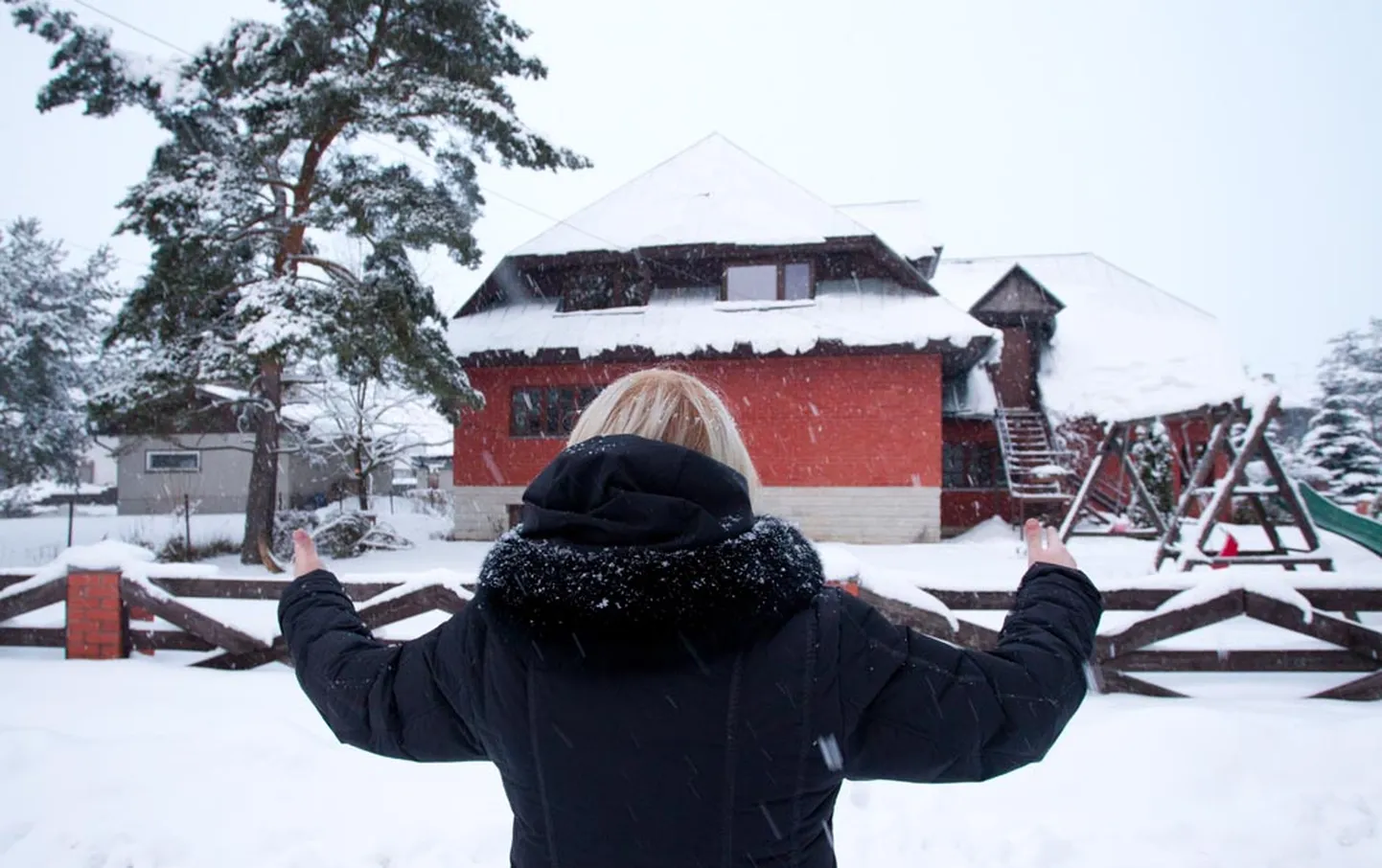 Saue elanik Helen Napp peab talle kuuluva krundipoole eest tänavu maksma 3,57 korda rohkem kui mullu.