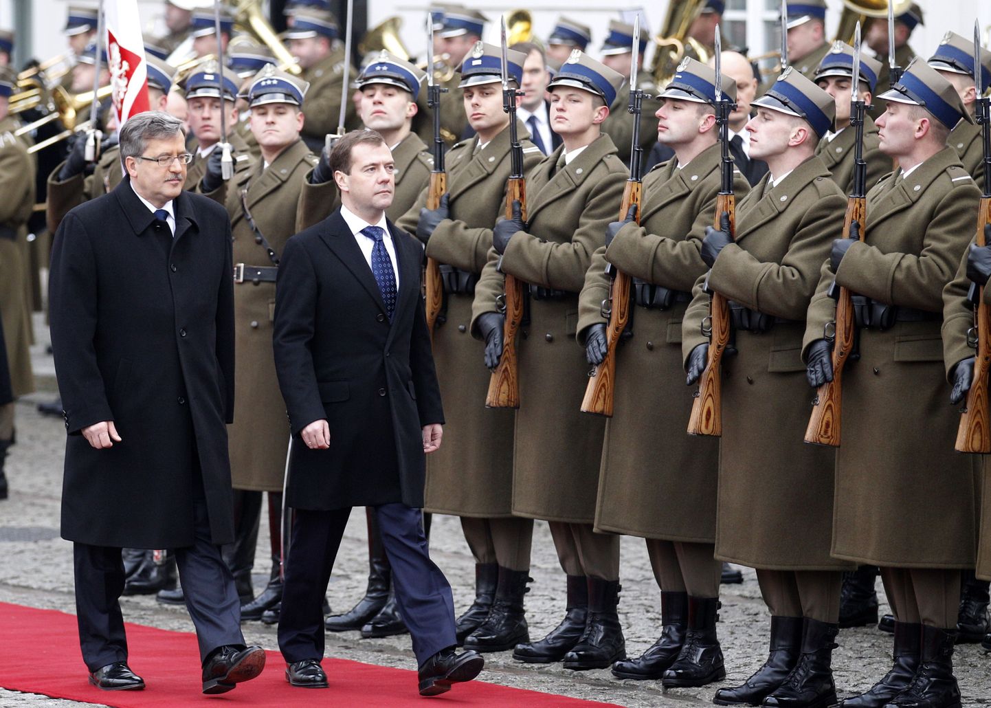 Venemaa Föderatsiooni president Dmitri Medvedev oma Poola kolleegiga.