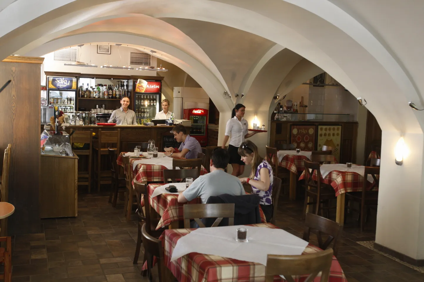 На ресторан La Dolce Vita тоже поступила жалоба, хотя сейчас там работают одни эстонцы.