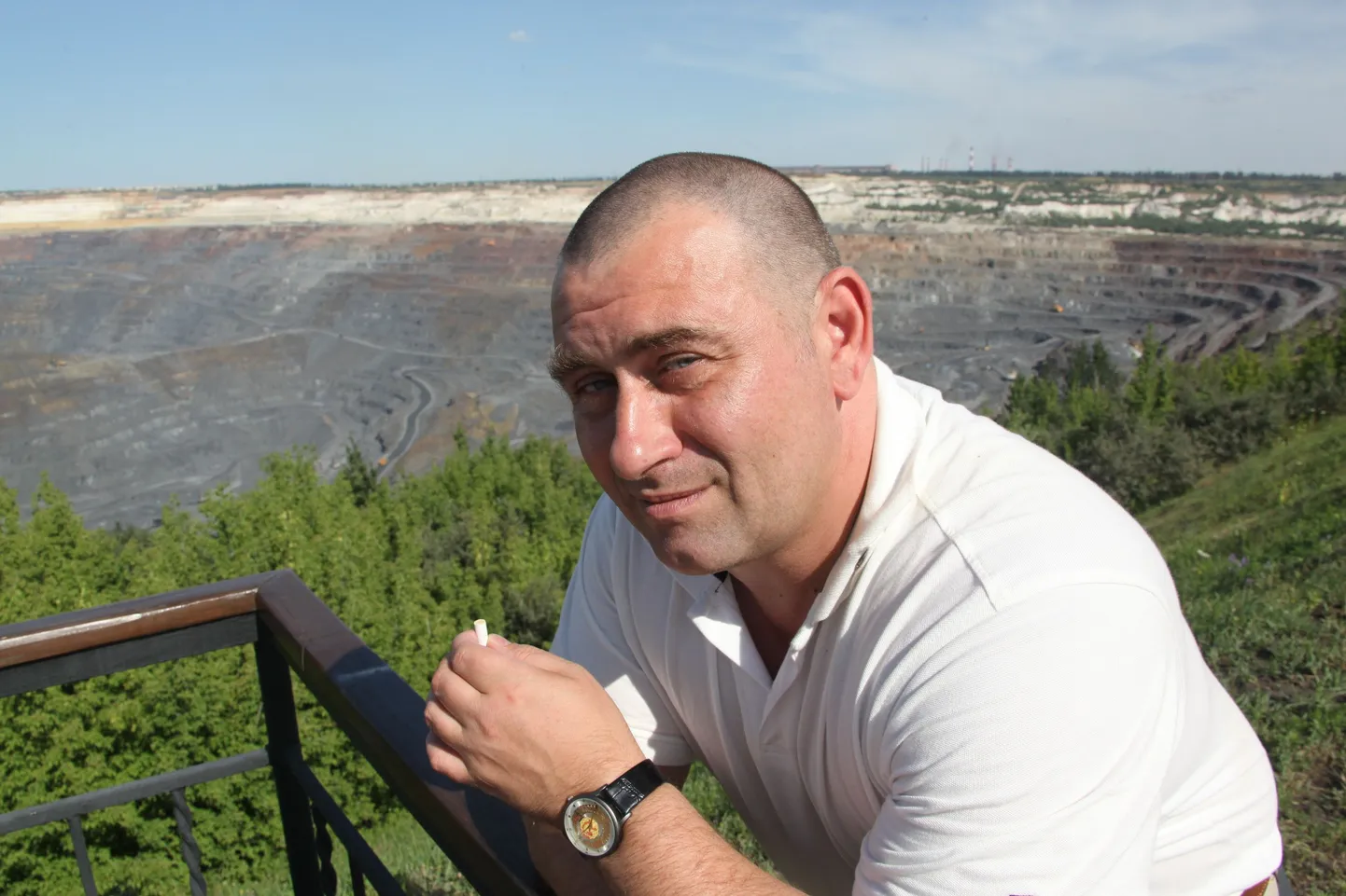 Vladimir Kutšerenko, kelle kirjanikunimi on Maksim Kalašnikov.