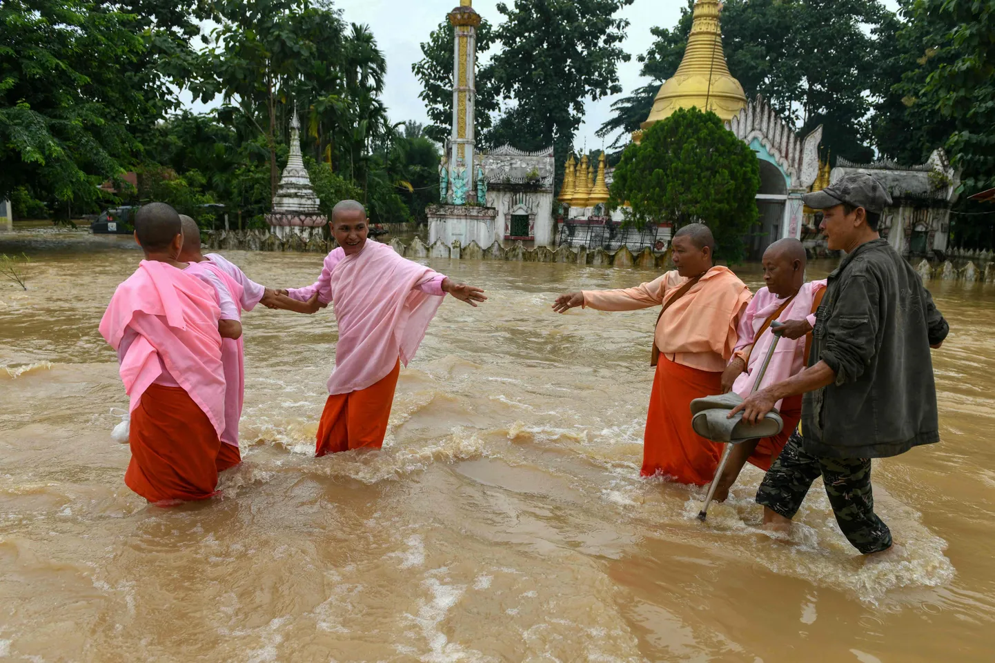 Buda nunnad Taungoos, Myanmari Bago piirkonnas. 14. september 2024.