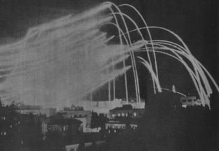 Jordaania süürtükivägi pommitamas Jeruusalemma Araabia-Iisraeli sõjas 1948. aastal