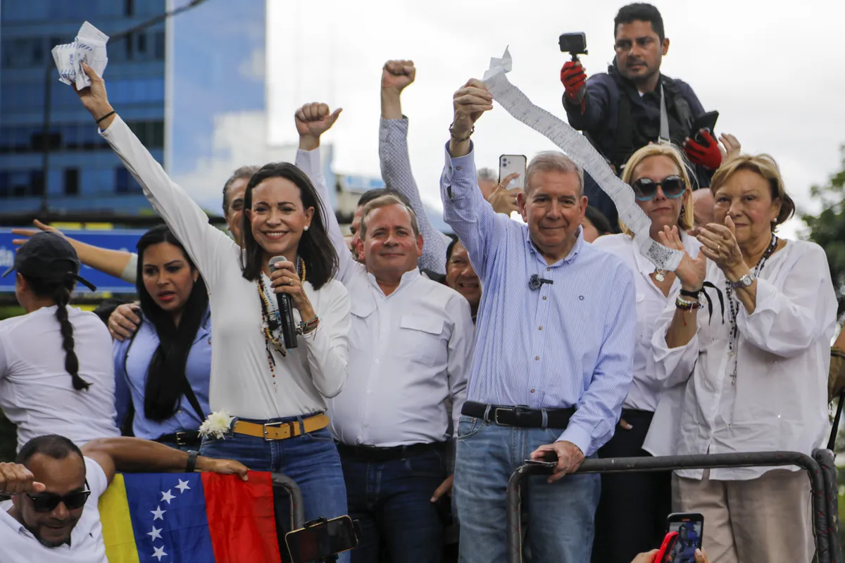 Vasakpoolsed opositsiooniliider Maria Corina Machado ja opositsioonikandidaat Edmundo Gonzalez 30. juulil Venezuelas Caracases.