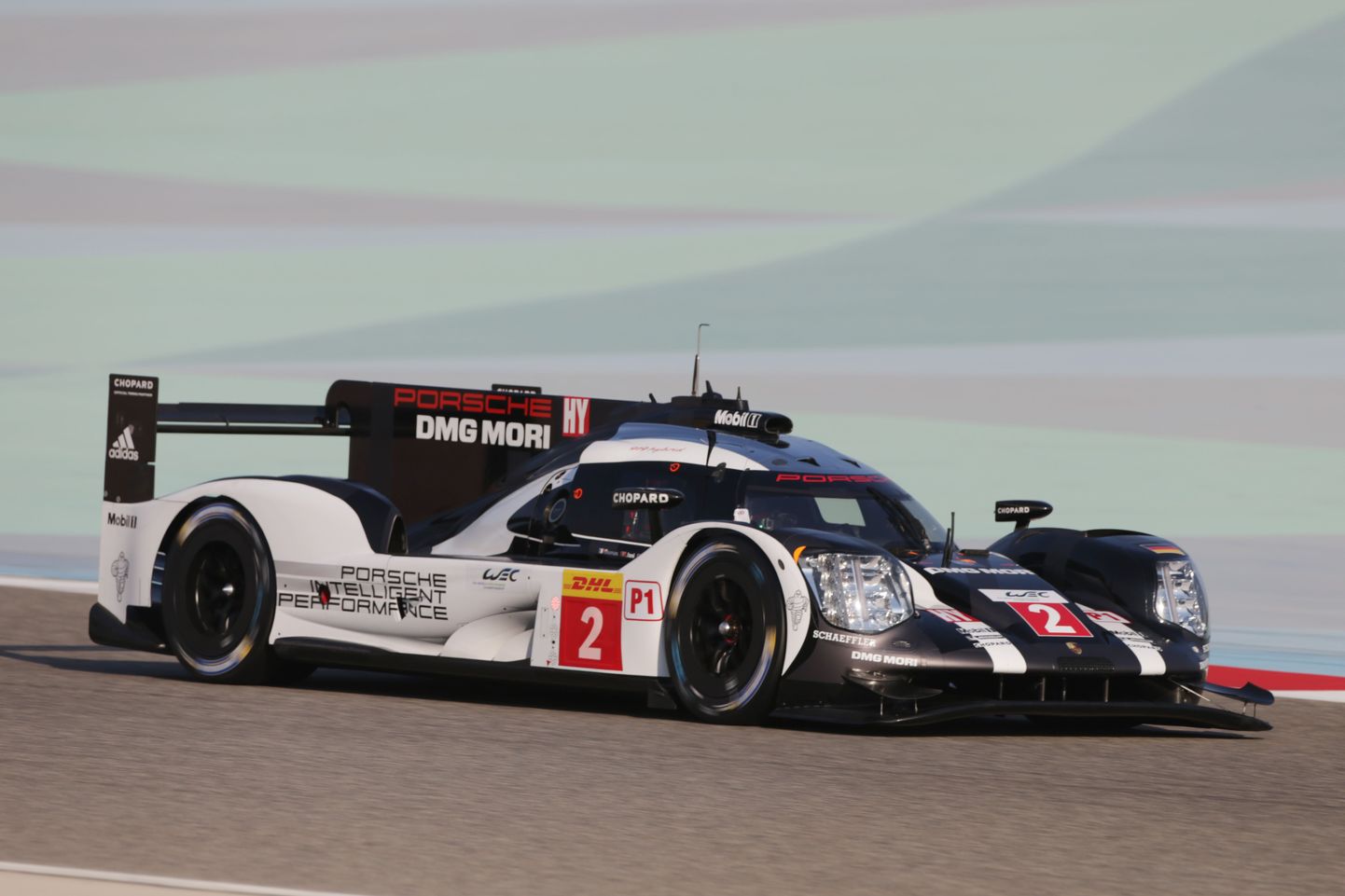 Romain Dumas, Neel Jani ja Marc Lieb tulid Porschel sportautode sarja maailmameistriks.